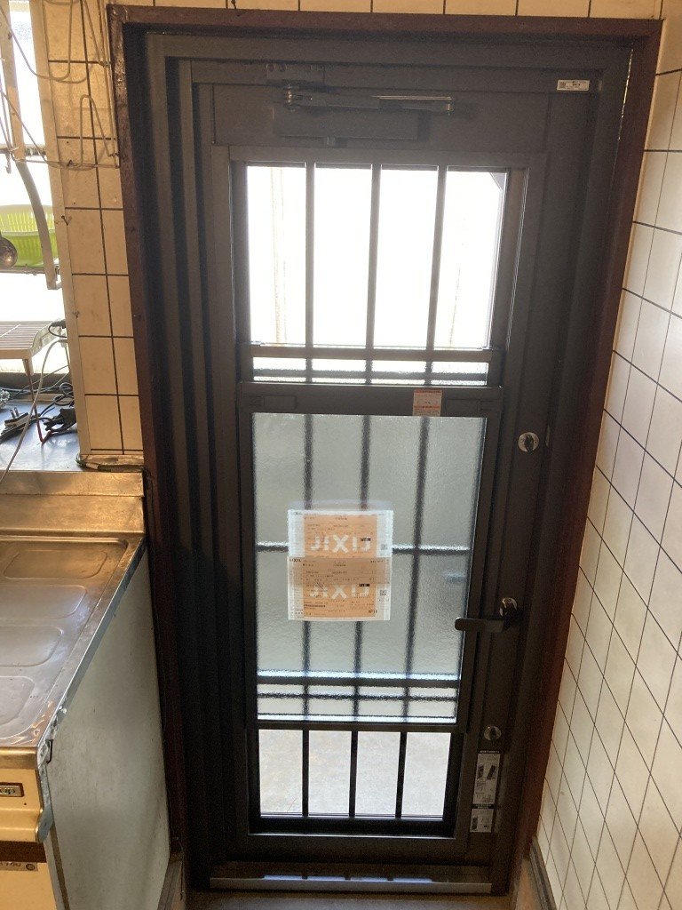 NCCトーヨー住器 諏訪店の【2024補助金申請開始】お手軽1日リフォーム:リシェント勝手口ドアの施工後の写真3