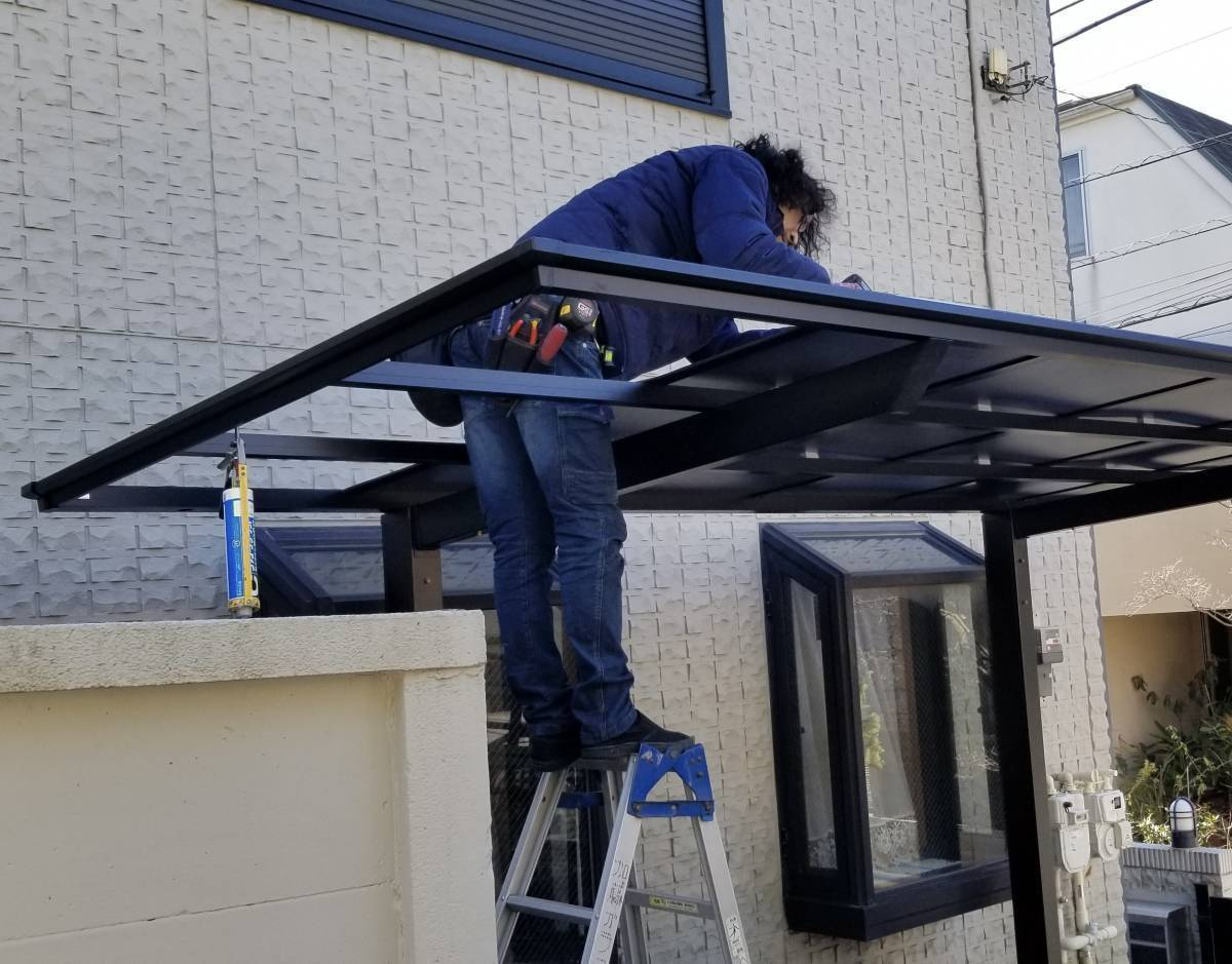 かとうがらすてん 大森山王の大田区【サイクルポート取付 フーゴF 】自転車置き場に屋根をつけるの施工後の写真2
