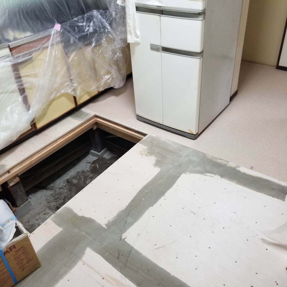 かとうがらすてん 大森山王の床補修工事の施工後の写真1