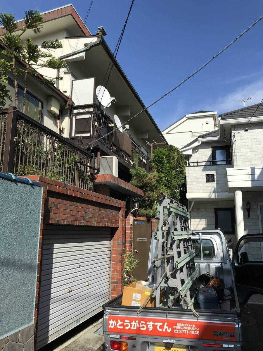 かとうがらすてん 大森山王の軒が傷んでおり、撤去致しました。軒の代わりにスピーネ取付。の施工前の写真1