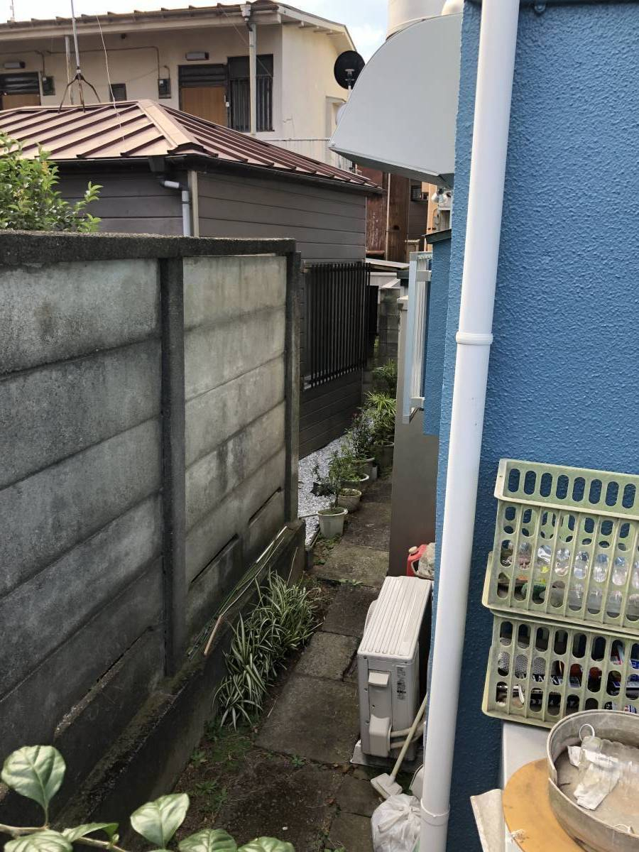 かとうがらすてん 大森山王の目隠しフェンスお取付けの施工前の写真1