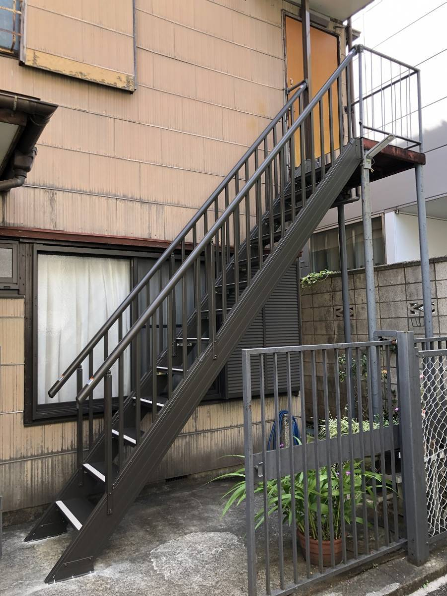 かとうがらすてん 大森山王の世田谷区【アルミ階段 ステッピア】取付してきましたの施工後の写真1