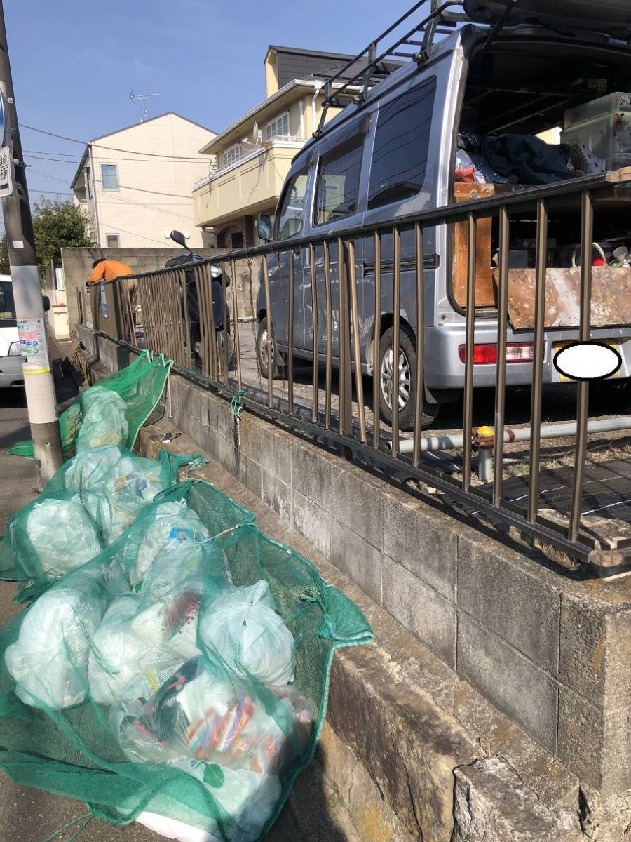 かとうがらすてん 大森山王の世田谷区 【LIXIL ハイグリッドフェンス】 駐車場で施工してきましたの施工前の写真1