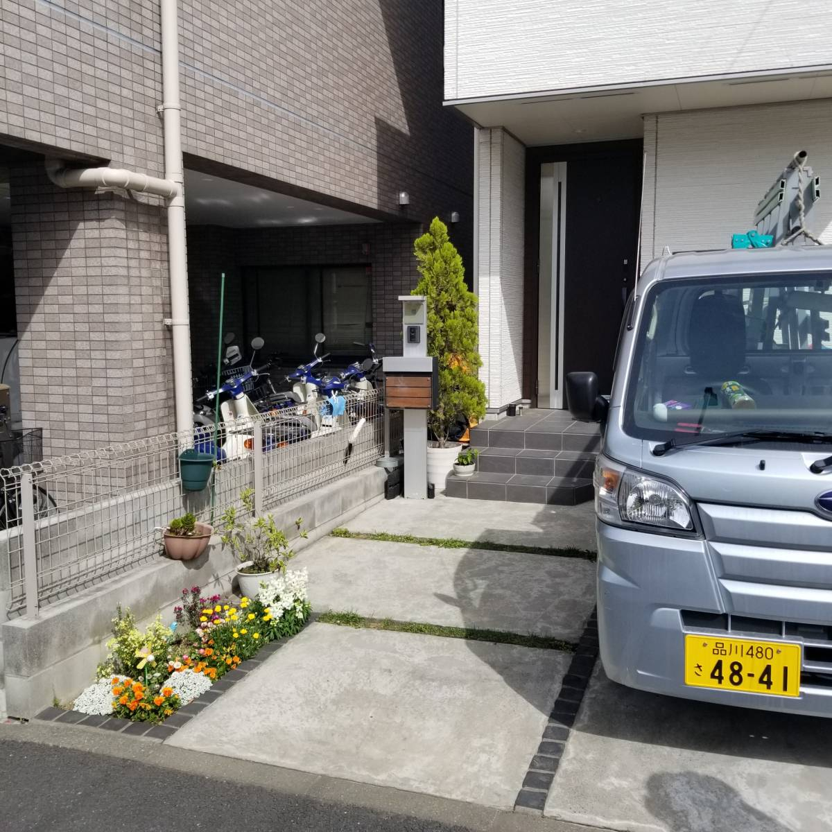 かとうがらすてん 大森山王の自転車置き場施工の施工前の写真1