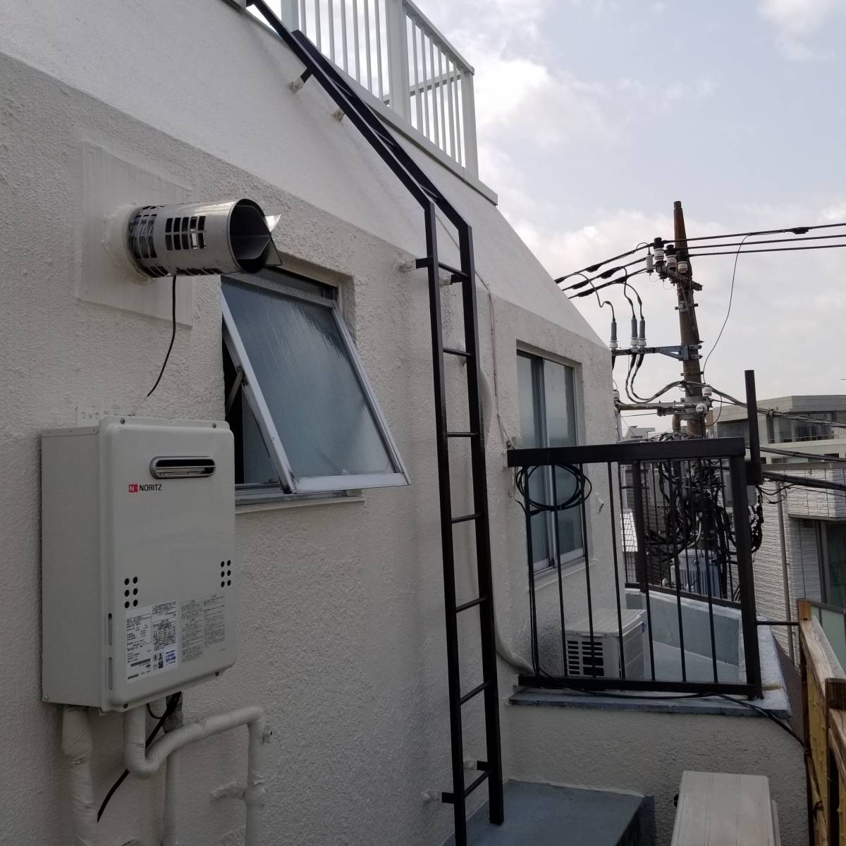 かとうがらすてん 大森山王のアルミ階段の施工前の写真1