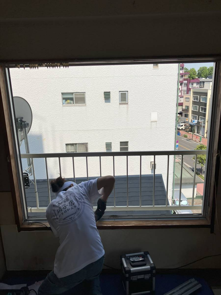 かとうがらすてん 大森山王の【東京大田区】マンションのサッシカバー工事ですの施工前の写真1