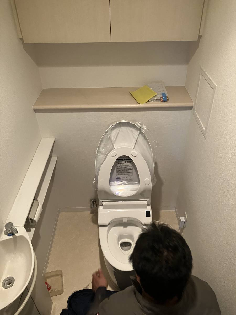かとうがらすてん 大森山王の【東京都 大田区】トイレ、クロス、クッションフロア交換の施工後の写真1