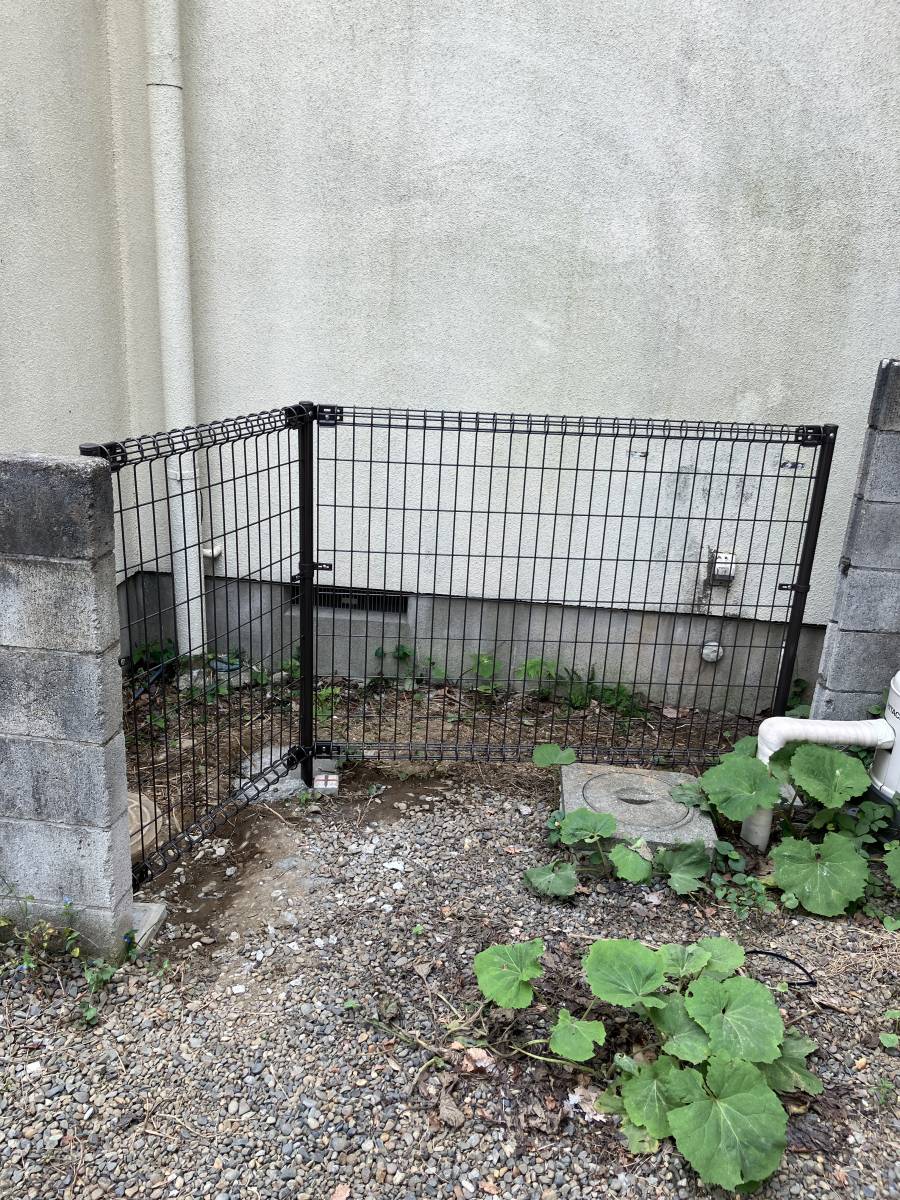 かとうがらすてん 大森山王の【東京都 大田区】隣地境界にフェンスお取り付けの施工後の写真1