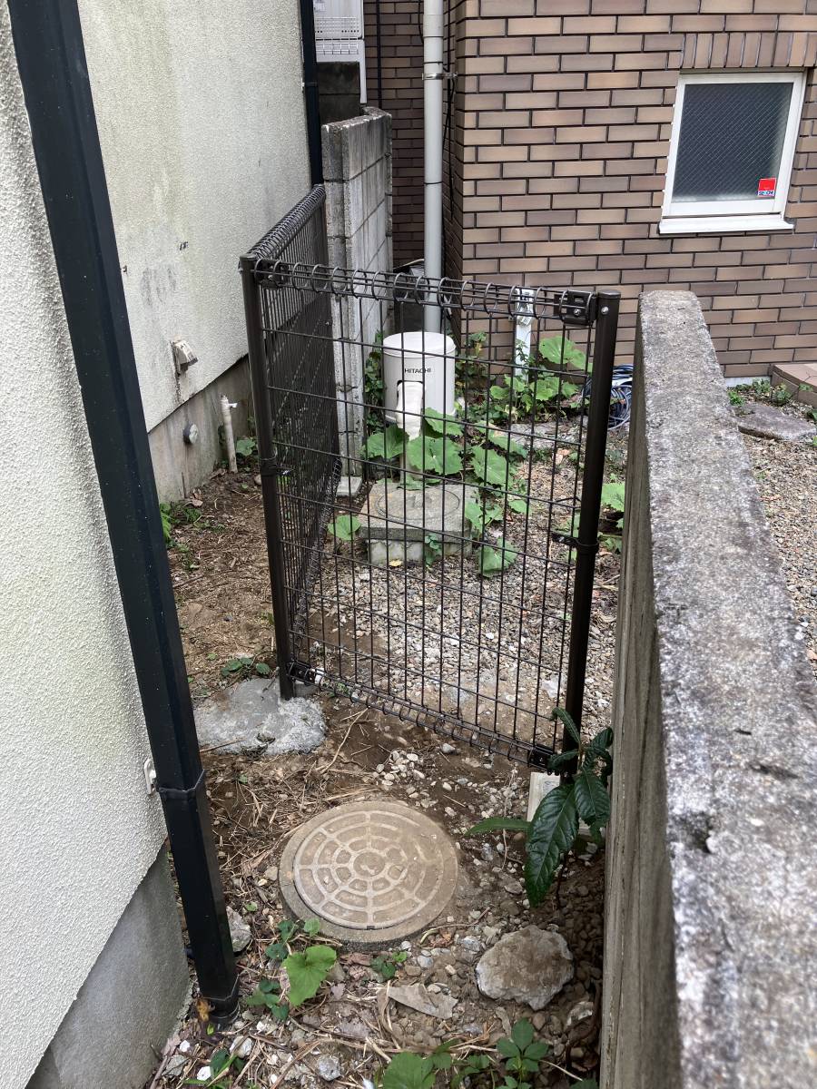 かとうがらすてん 大森山王の【東京都 大田区】隣地境界にフェンスお取り付けの施工後の写真2