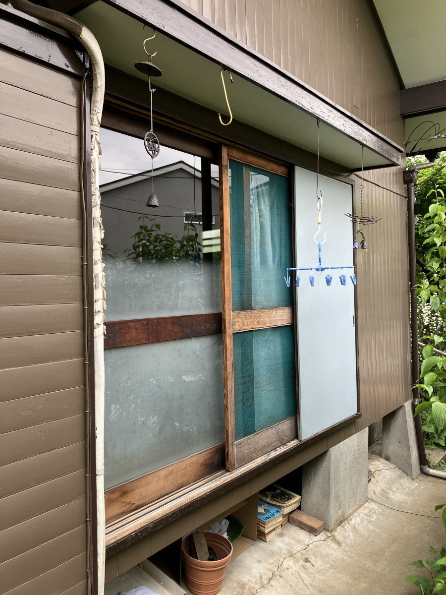 かとうがらすてん 大森山王の木製建具をサッシに交換+木製雨戸を既製品雨戸へ交換【東京都大田区】の施工前の写真1