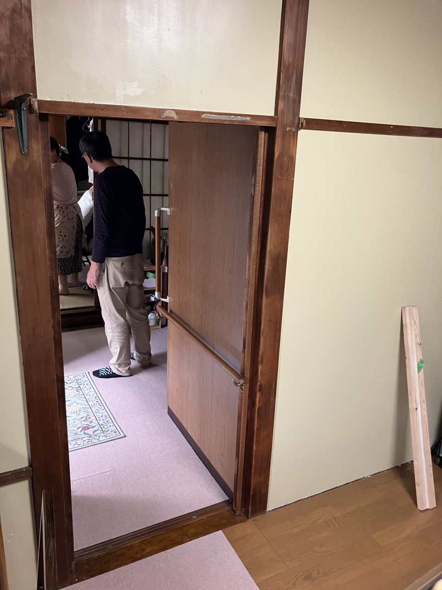 かとうがらすてん 大森山王の室内ドアを引戸に交換致しました【東京 大田区】の施工前の写真1