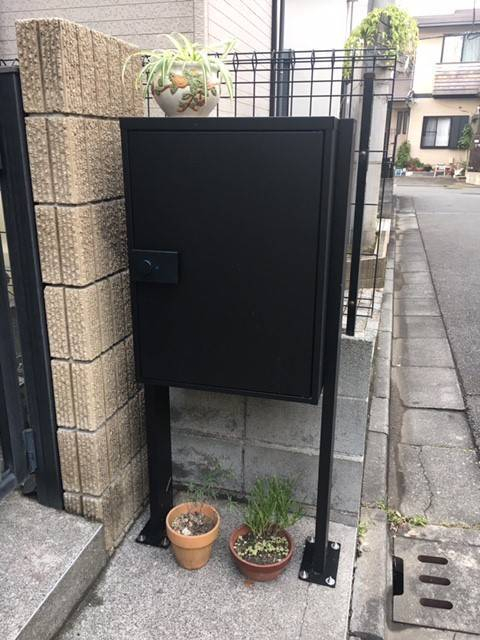 ホームリフレヒロセの荷物の受け取りが楽になる! 宅配ボックスの施工後の写真1