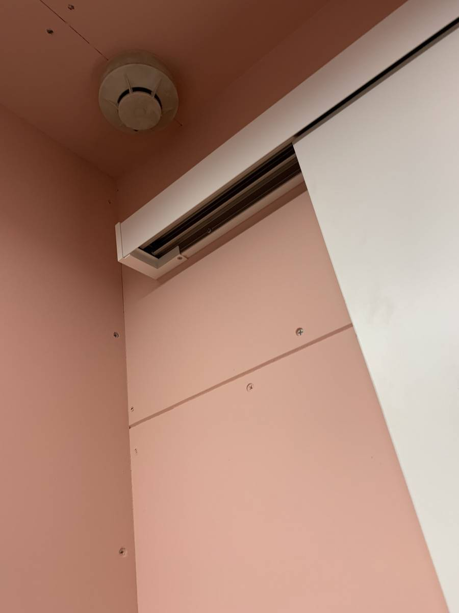 ホームリフレヒロセの店舗バックヤード用ドア!!の施工後の写真2