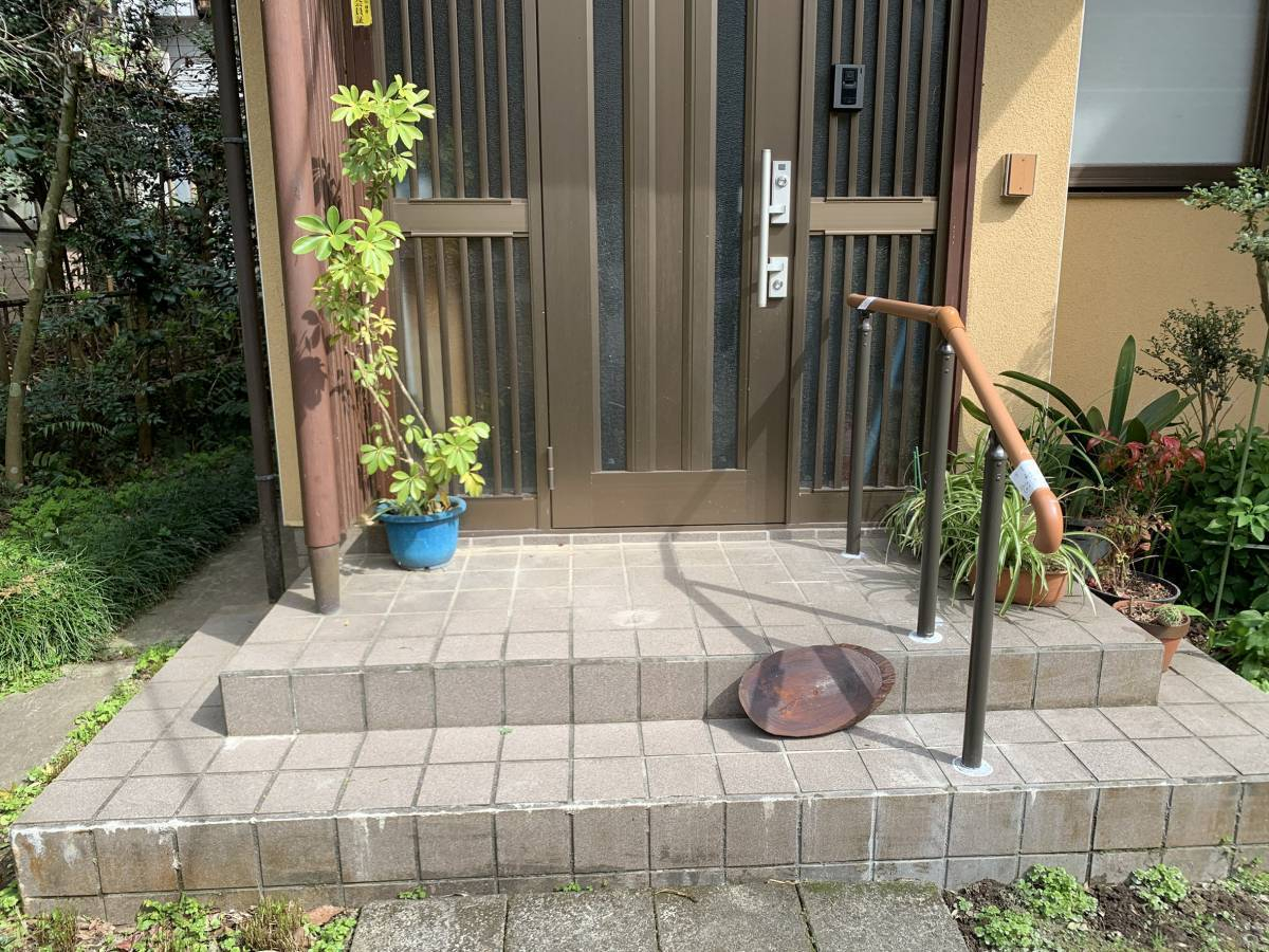 ホームリフレヒロセの歩行補助手摺あると暮らし安心!の施工後の写真1