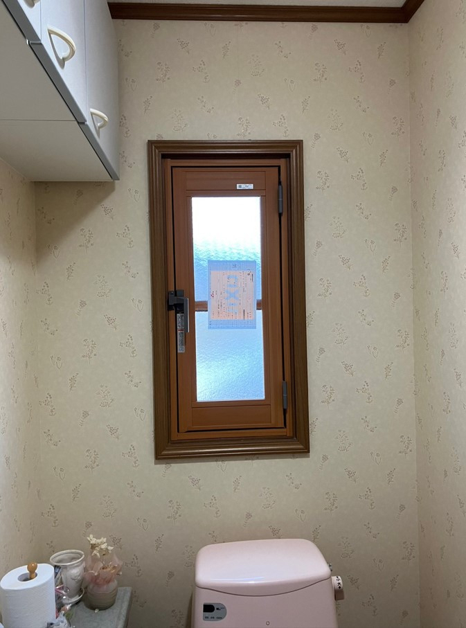 ネットアスの［安曇野市］トイレの窓に断熱内窓インプラスを設置しました！の施工後の写真1