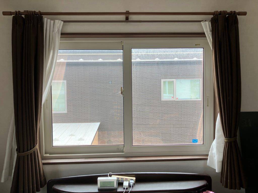 三幸トーヨー住器の内窓取付て国から50%の補助をしてもらおー!(笑)の施工前の写真3
