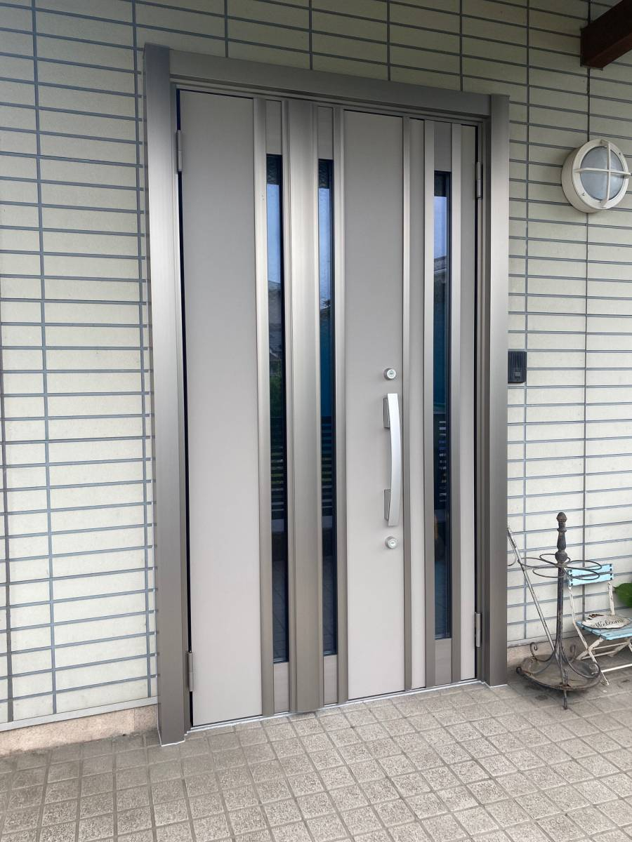 原田ガラス店の玄関ドアリフォーム の施工後の写真1