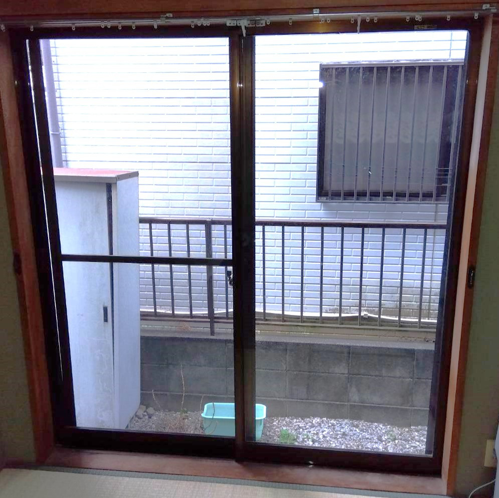 青梅トーヨー住器 上尾店の窓リフォーム 内窓インプラスの施工前の写真1