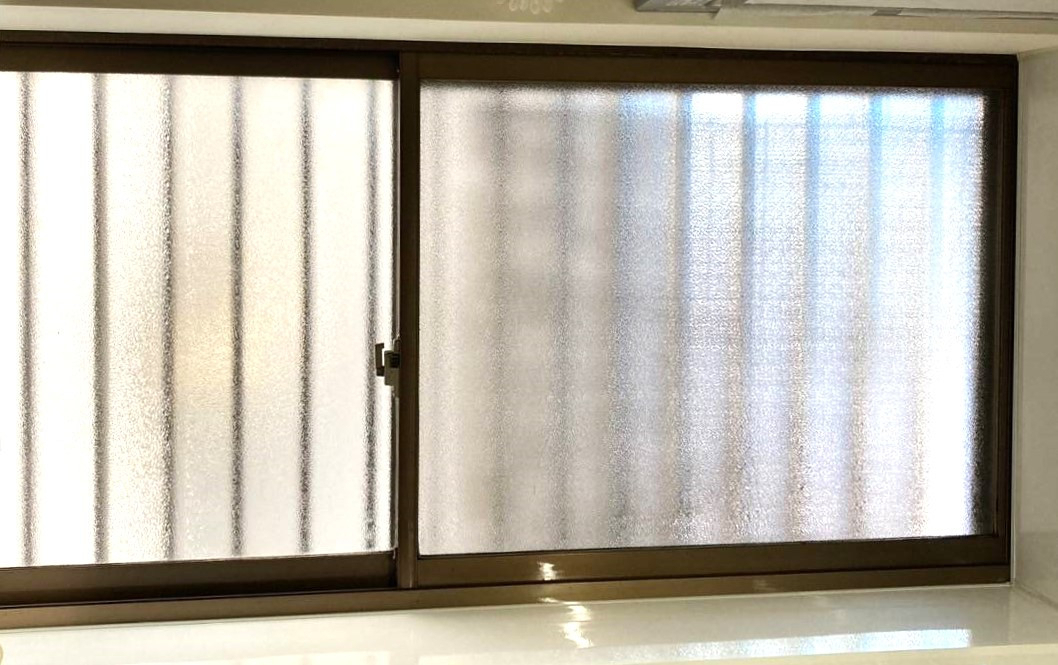 青梅トーヨー住器 上尾店の窓リフォーム 内窓インプラスの施工前の写真1