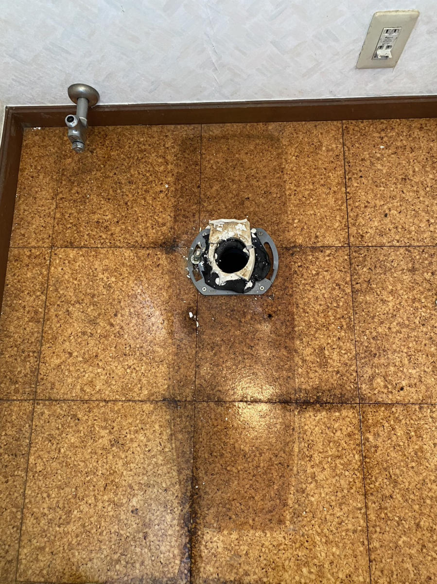 パートナー鷹取店のトイレと内装まるごと1Dayリフォームパック施工~TOTOネオレスト~の施工前の写真3