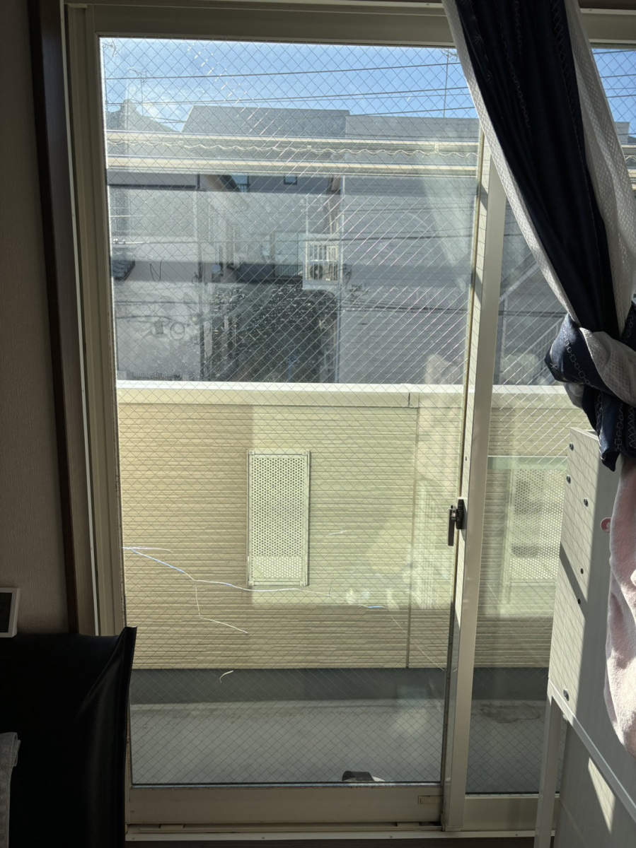 エコプロの割れたガラス交換できます / 横浜市の施工前の写真1