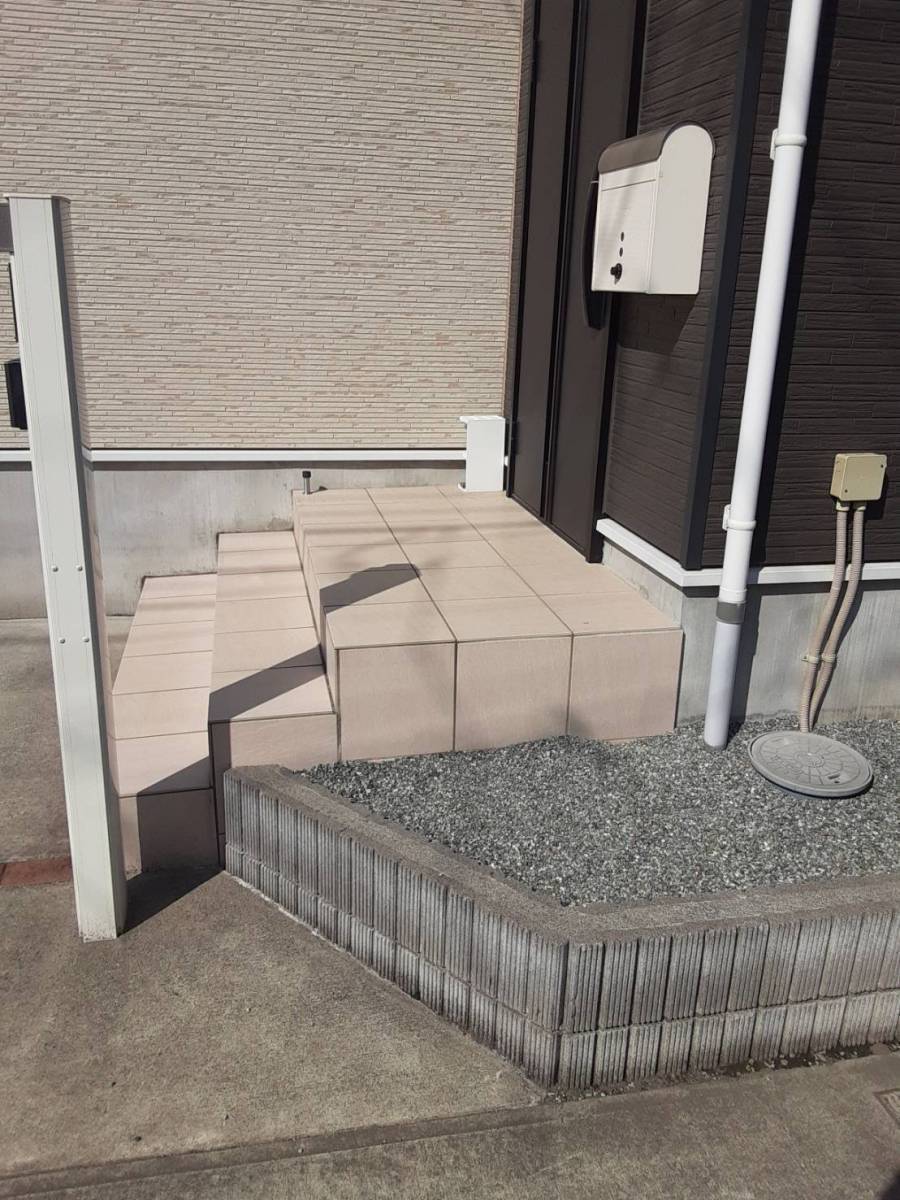 大成トーヨー住器の木樹脂フェンス8型|LIXIL|目隠しフェンス|目隠し工事|小田原市|プライベート空間|の施工前の写真1