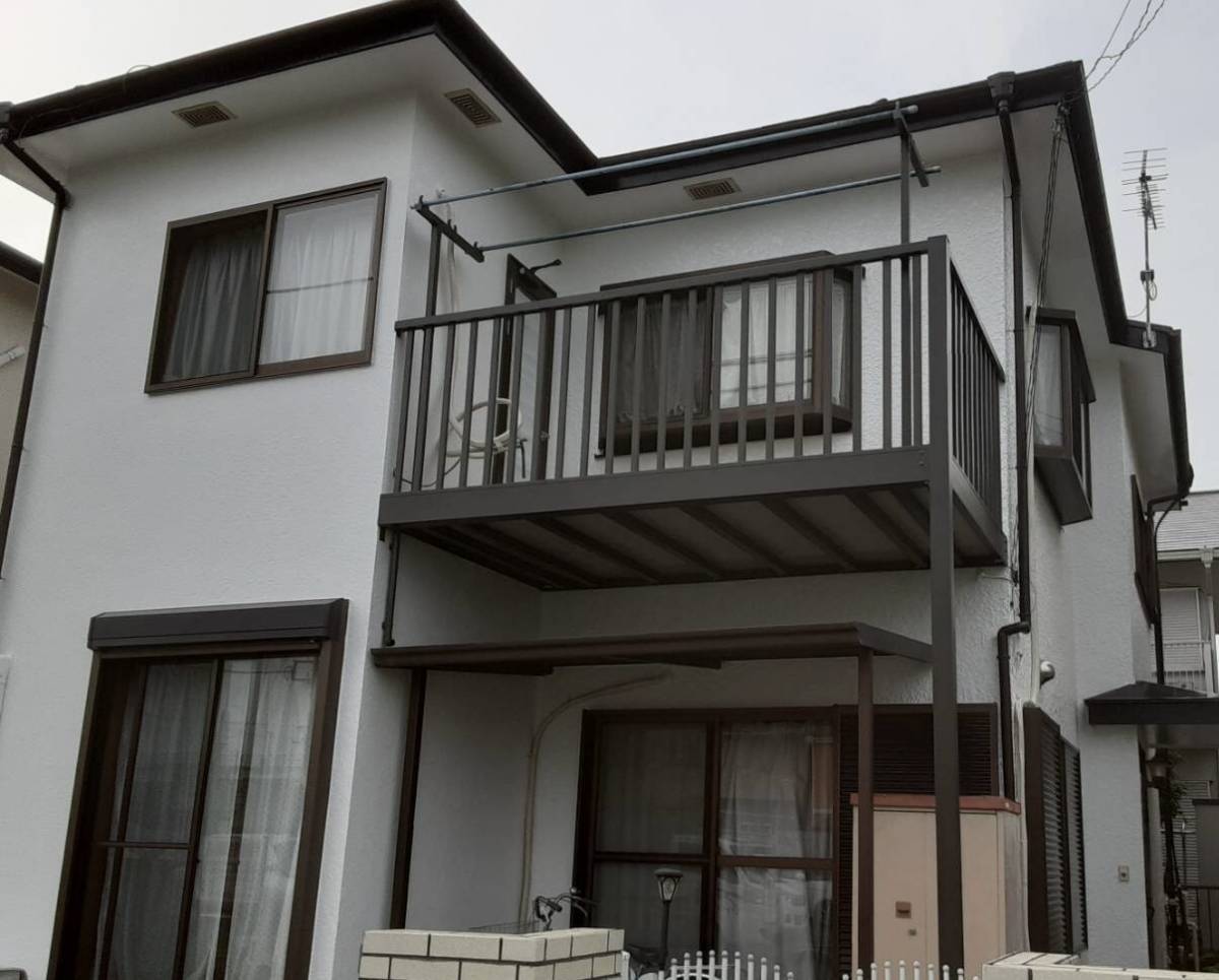 大成トーヨー住器のアルミベランダ|ビューステージH|LIXIL|バルコニー工事|物干し取付け|小田原市|の施工後の写真1