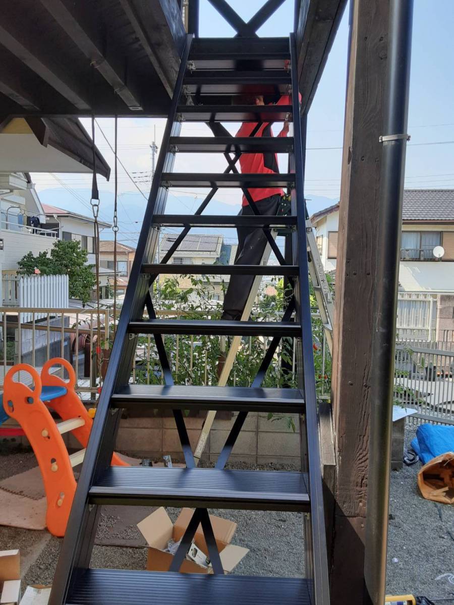 大成トーヨー住器のアルミ階段|ステッピア|LIXIL|小田原市|秦野市|安心・安全|の施工後の写真2