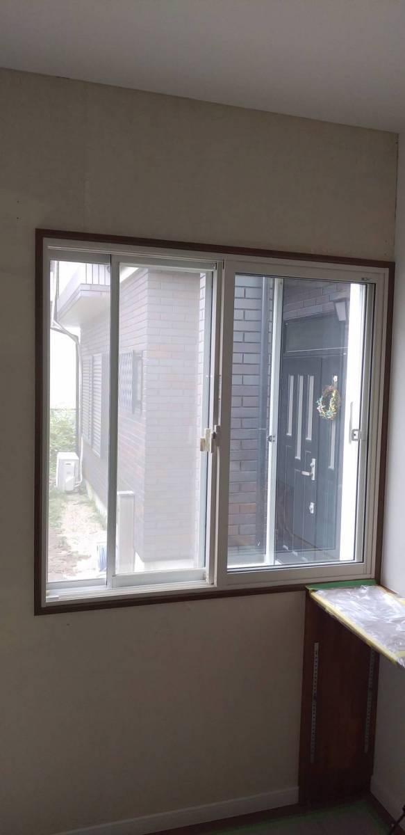 大成トーヨー住器の内窓取付け|インプラス|LIXIL|結露対策|断熱対策|光熱費削減|小田原市|湘南地域|防音対策の施工後の写真1