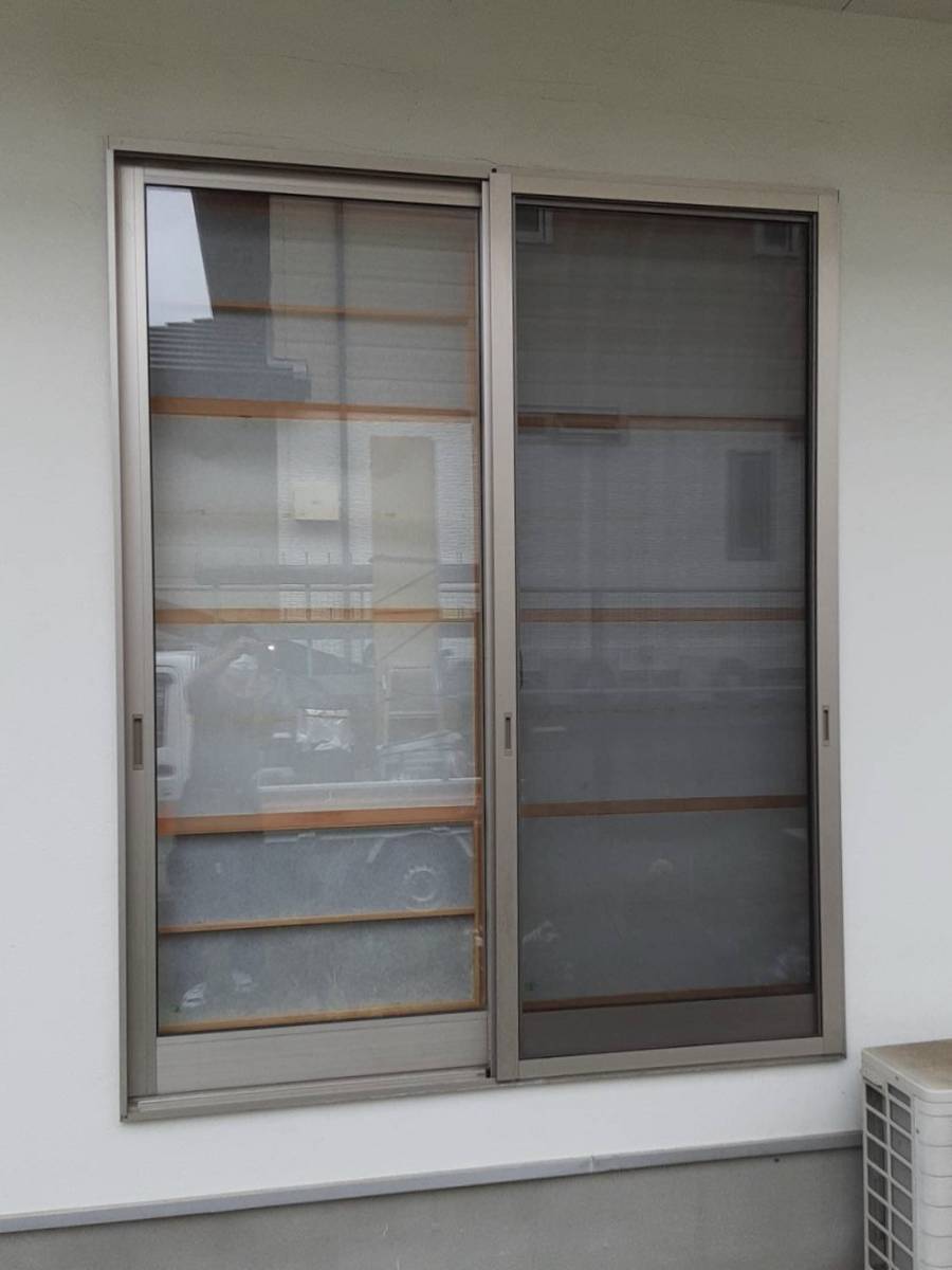 大成トーヨー住器の簡単リフォーム|快適な生活|リフォームシャッター|後付用シャッター|防犯性アップの施工前の写真1