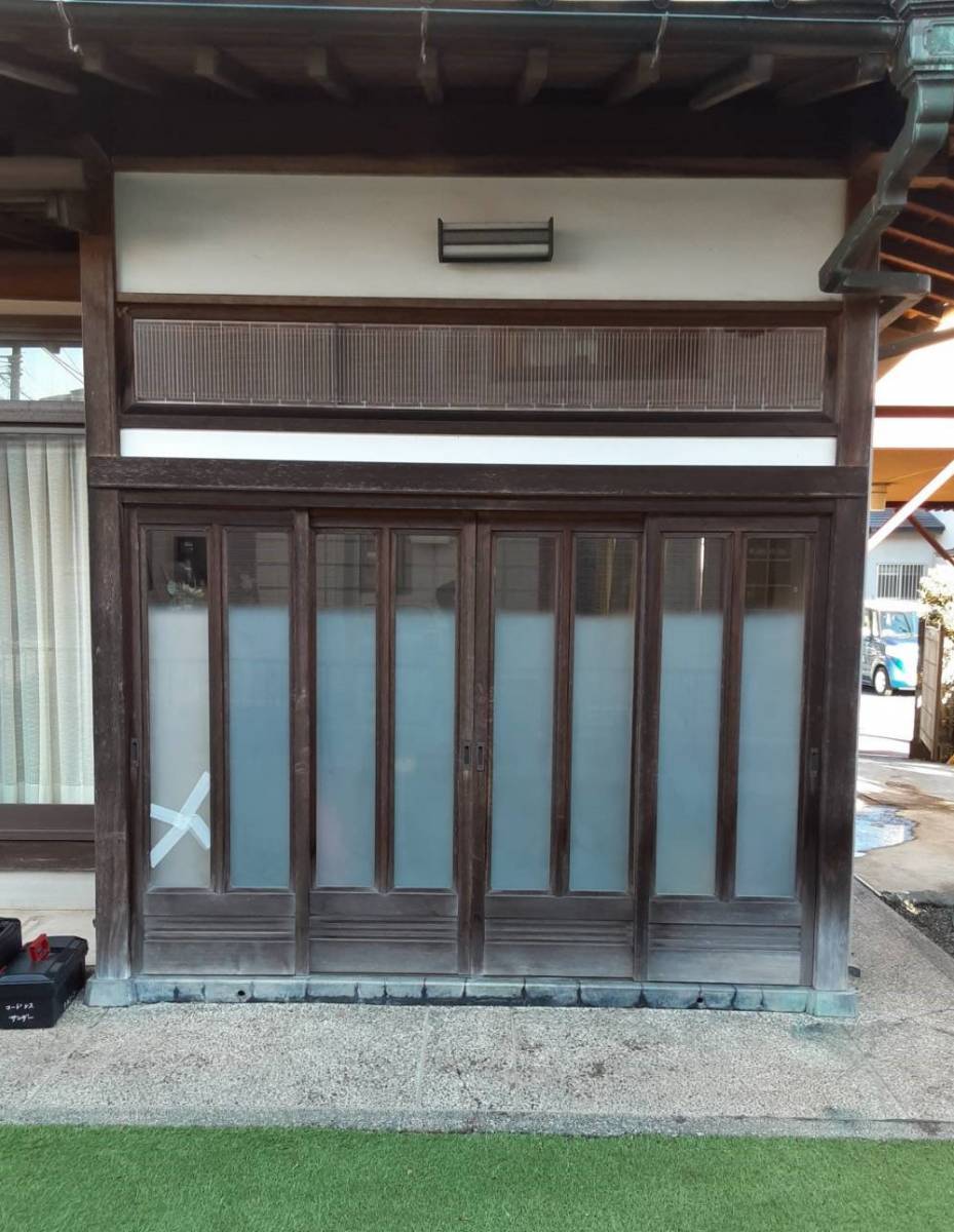 大成トーヨー住器の玄関引戸交換工事|リシェント玄関引戸|LIXIL|小田原市|南足柄市|1日で簡単リフォーム|の施工前の写真1