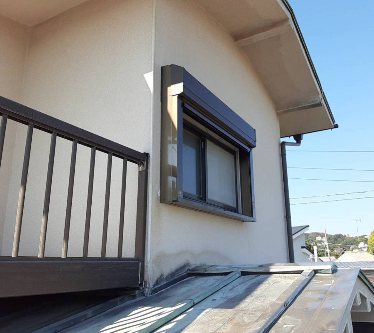 大成トーヨー住器のリフォームシャッター取付工事|後付シャッター|LIXIL|台風対策|防犯対策|小田原市|の施工後の写真1