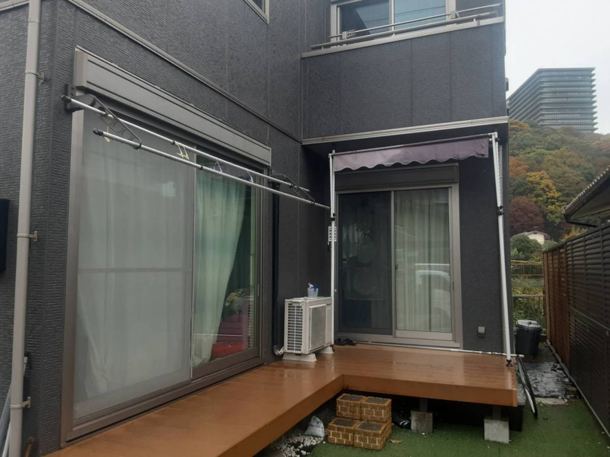 大成トーヨー住器のテラス屋根取付工事|スピーネF|LIXIL|急な雨でも安心|日除け|雨除け|小田原市の施工前の写真1