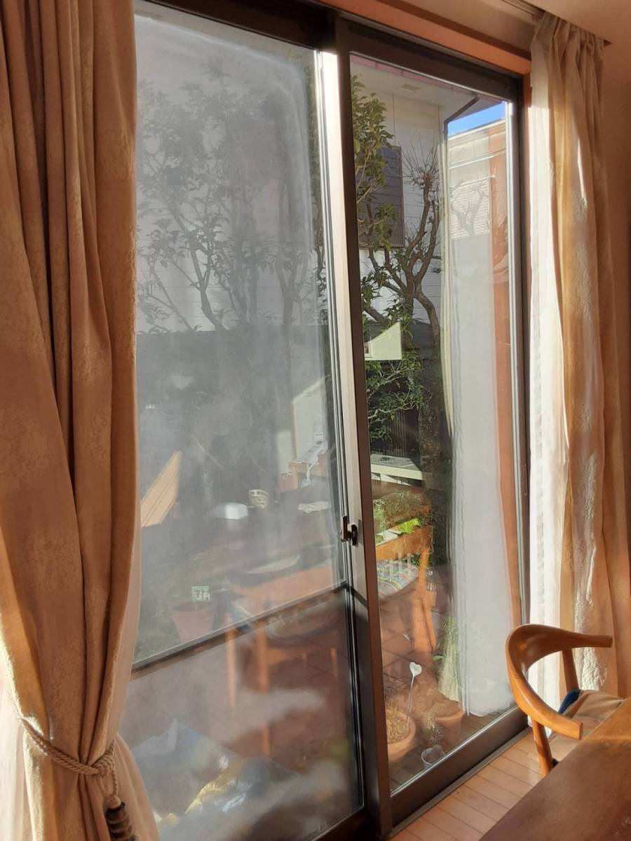 大成トーヨー住器の内窓取付け|インプラス|LIXIL|こどもエコすまい|先進的窓リノベ|補助金|小田原市|省エネ対策の施工前の写真1