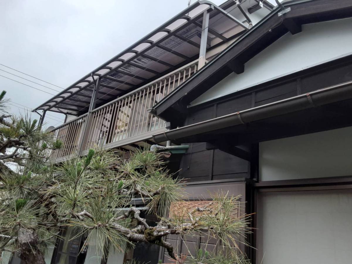 大成トーヨー住器のテラス屋根工事|テラスVS|LIXIL|小田原市|雨除け|日除け|簡単リフォームの施工後の写真1