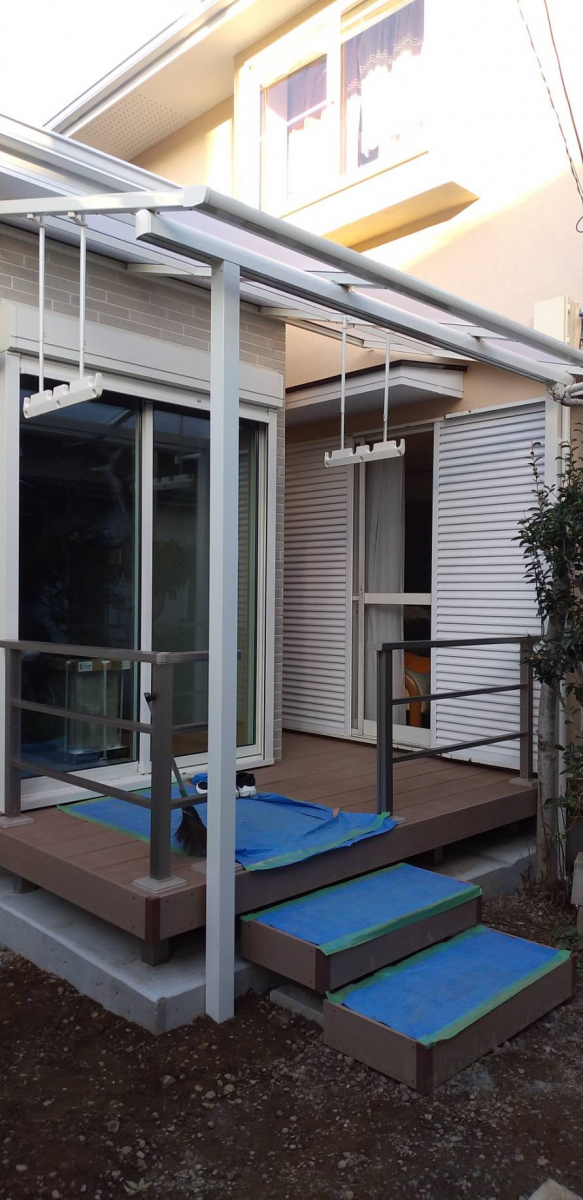 大成トーヨー住器のスピーネ|テラス工事|物干し|雨除け|エクステリア工事|小田原市|の施工後の写真1