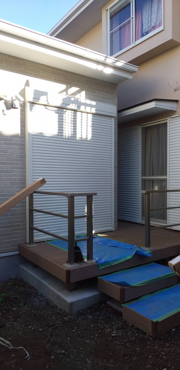 大成トーヨー住器のスピーネ|テラス工事|物干し|雨除け|エクステリア工事|小田原市|の施工前の写真1