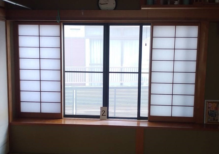 大成トーヨー住器のインプラス|内窓|和紙調格子入り|補助金|断熱対策|結露対策|防音対策|の施工前の写真1