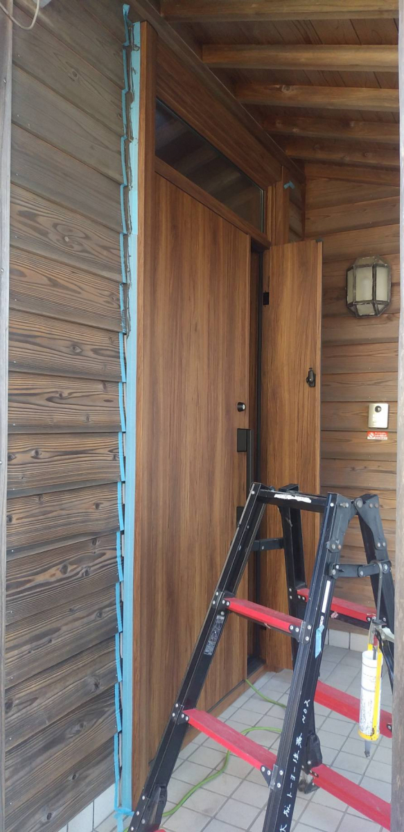 大成トーヨー住器の玄関ドアリフォーム|断熱ドア|リシェント|1日で工事完了|補助金|逗子市の施工後の写真2