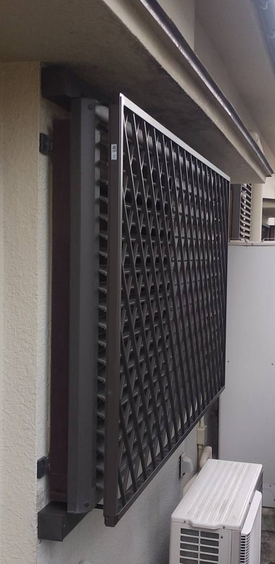 大成トーヨー住器のアルミ面格子取付|防犯対策|ヒシクロス面格子|小田原市|壁付け面格子|の施工後の写真1