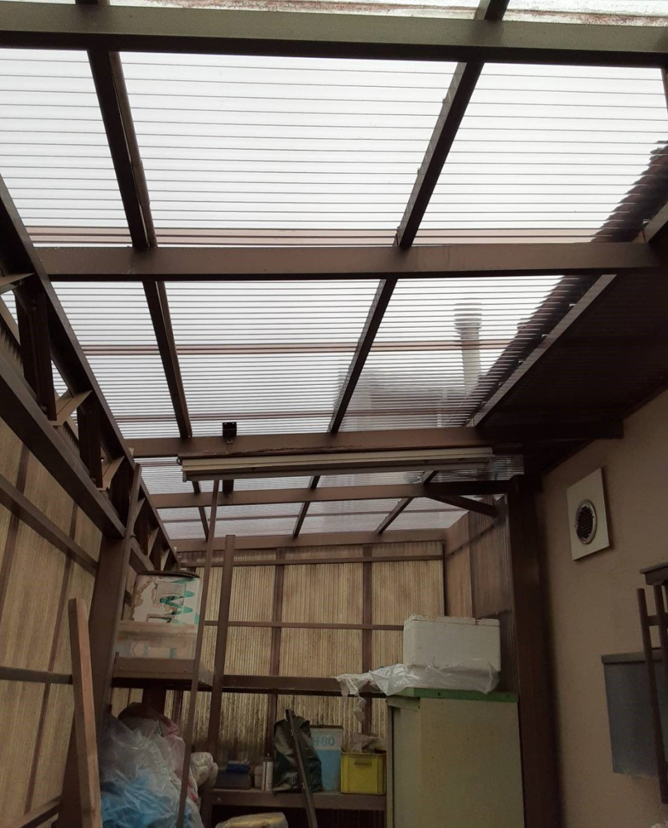 大成トーヨー住器の物置屋根交換|ポリカ波板|小田原市内の施工後の写真1