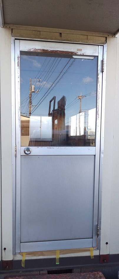 大成トーヨー住器のドア交換|汎用ドア|リフォーム|大井町の施工前の写真1