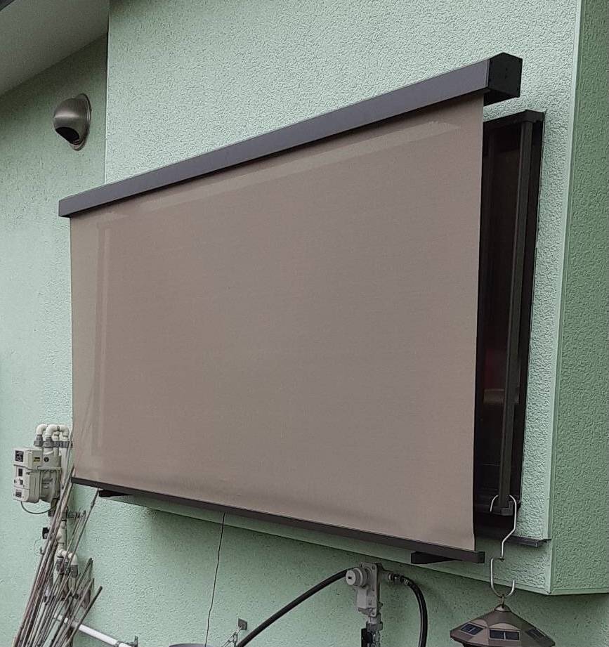 大成トーヨー住器の外付シェード|スタイルシェード|日除け|日差しカット|日差し対策|快適空間|冷房費節約|小田原市の施工後の写真1