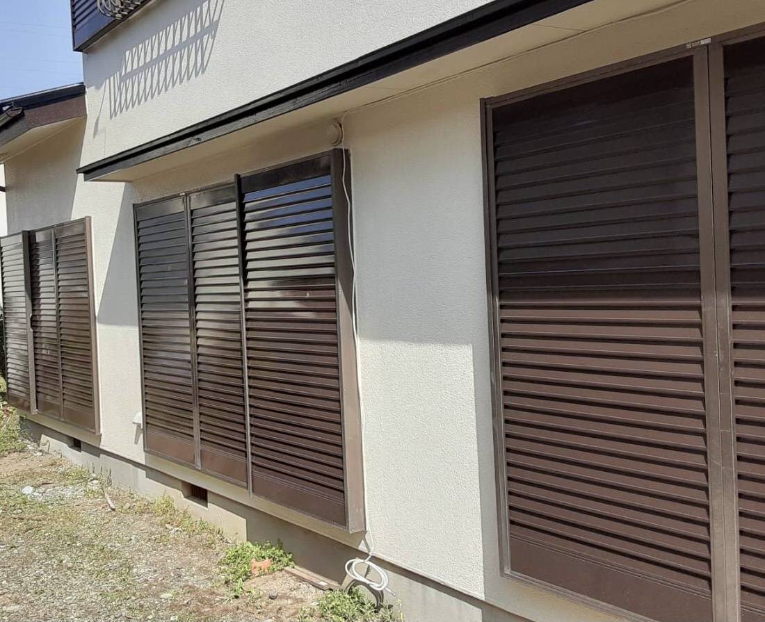 大成トーヨー住器のテラス工事|スピーネ|雨の日でも洗濯物を干せます|快適リフォームの施工前の写真1