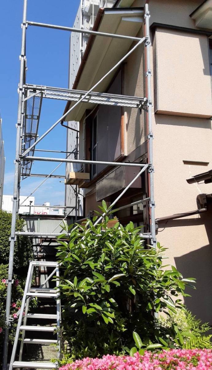大成トーヨー住器のベランダ工事|バルコニー工事|シンプルなデザイン|1DAYリフォーム|小田原市|快適リフォーム|の施工前の写真1