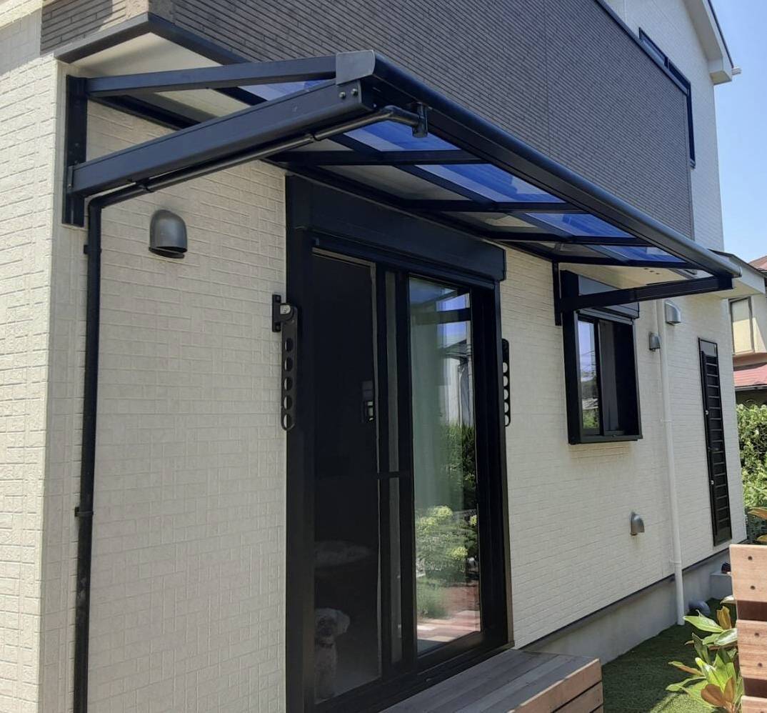 大成トーヨー住器のテラス屋根工事|スピーネ|ルーフタイプ|小田原市|快適リフォーム|簡単リフォームの施工後の写真1