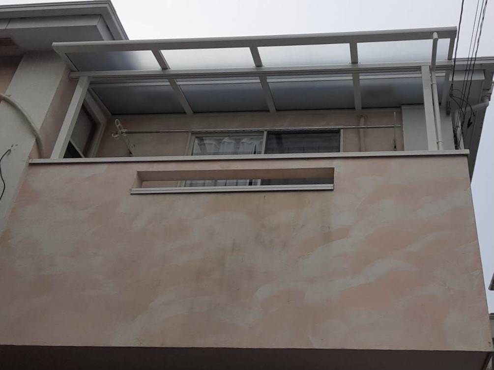 大成トーヨー住器のテラス屋根取付|雨除け|バルコニー屋根|快適リフォーム|湘南地域|小田原市の施工後の写真1