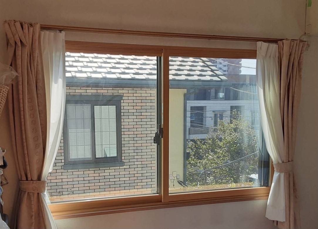 大成トーヨー住器の内窓取付|インプラス|1DAYリフォーム|結露軽減|遮音効果|UVカット|防犯対策|小田原市の施工後の写真1