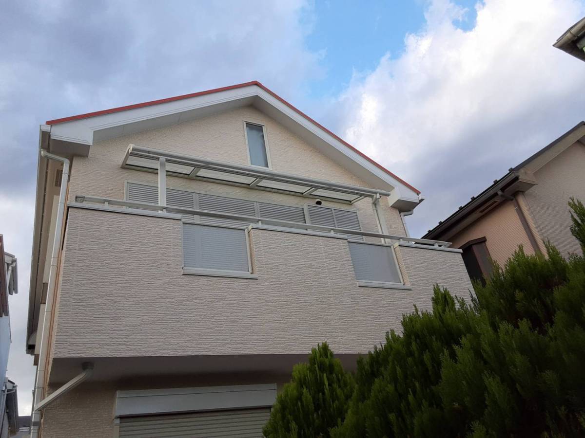 大成トーヨー住器のテラス工事|バルコニー屋根|スピーネR|日除け|2F設置|小田原市|雨の日でも安心|快適リフォームの施工後の写真2