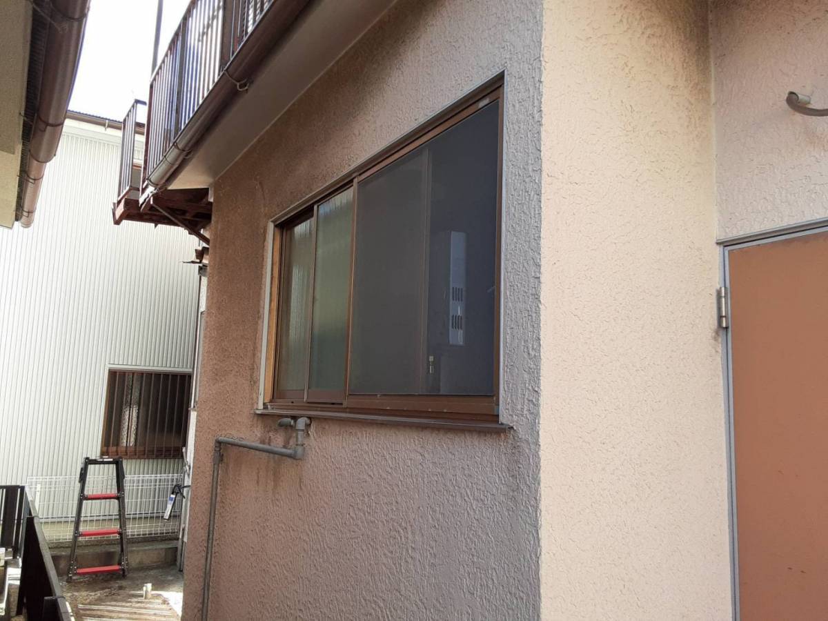大成トーヨー住器の面格子取付|壁付面格子|防犯対策|縦格子|小田原市|アルミ面格子|簡単リフォームの施工前の写真3